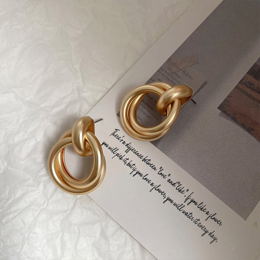 Circle cold wind earrings