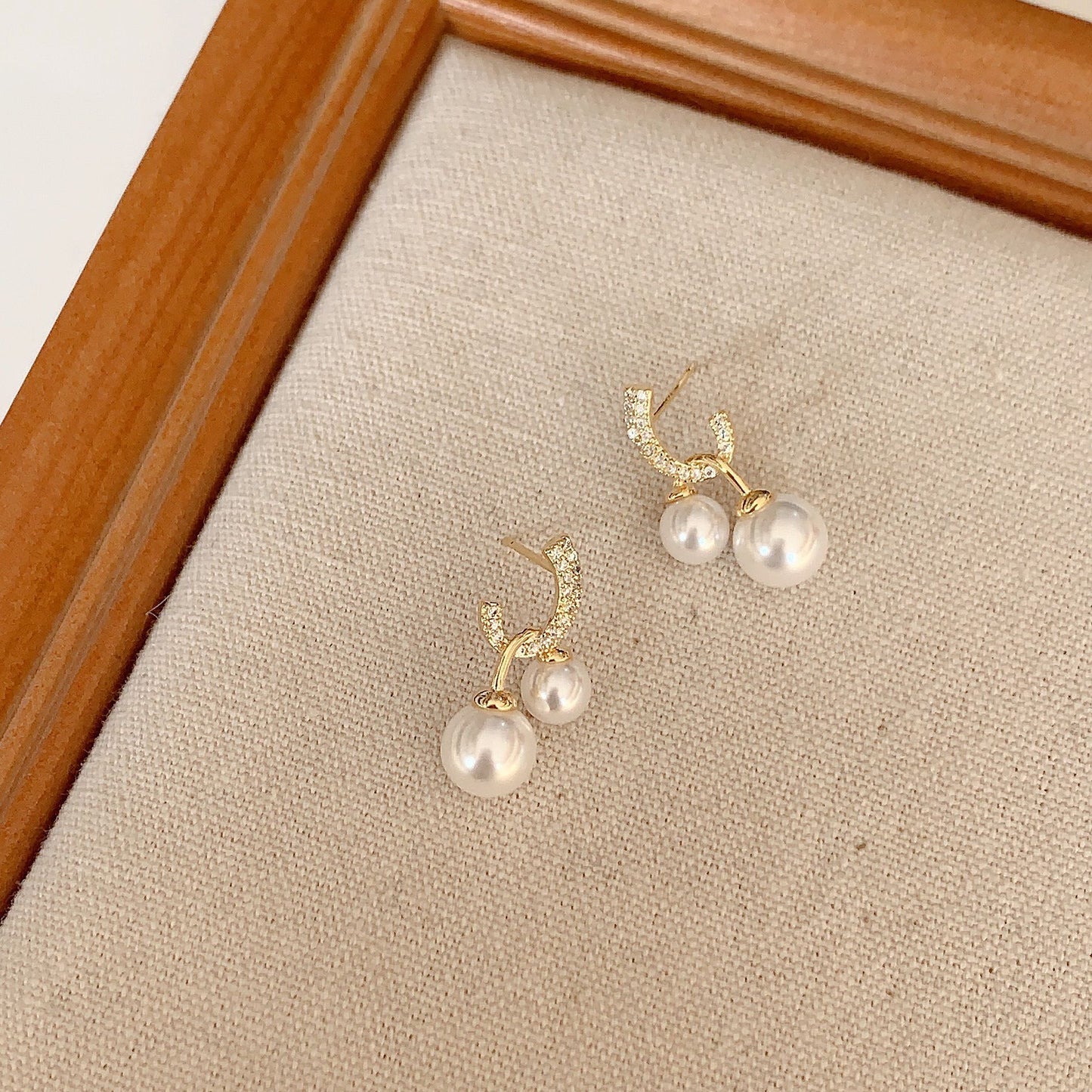 French luxury pearl earrings