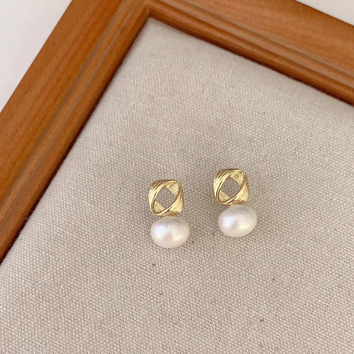 French luxury pearl earrings