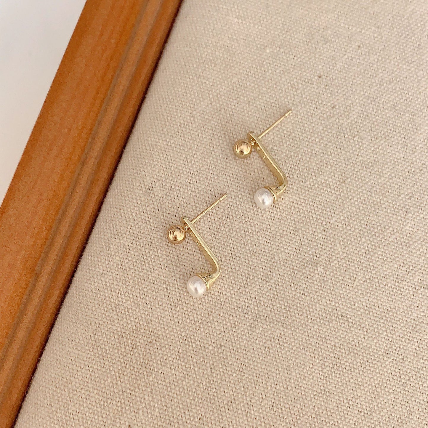 French luxury pearl earrings